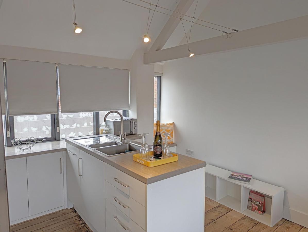 Contractor And Family Friendly Grade II Townhouse- 3 Bedrooms- Free Parking Norwich Exterior photo