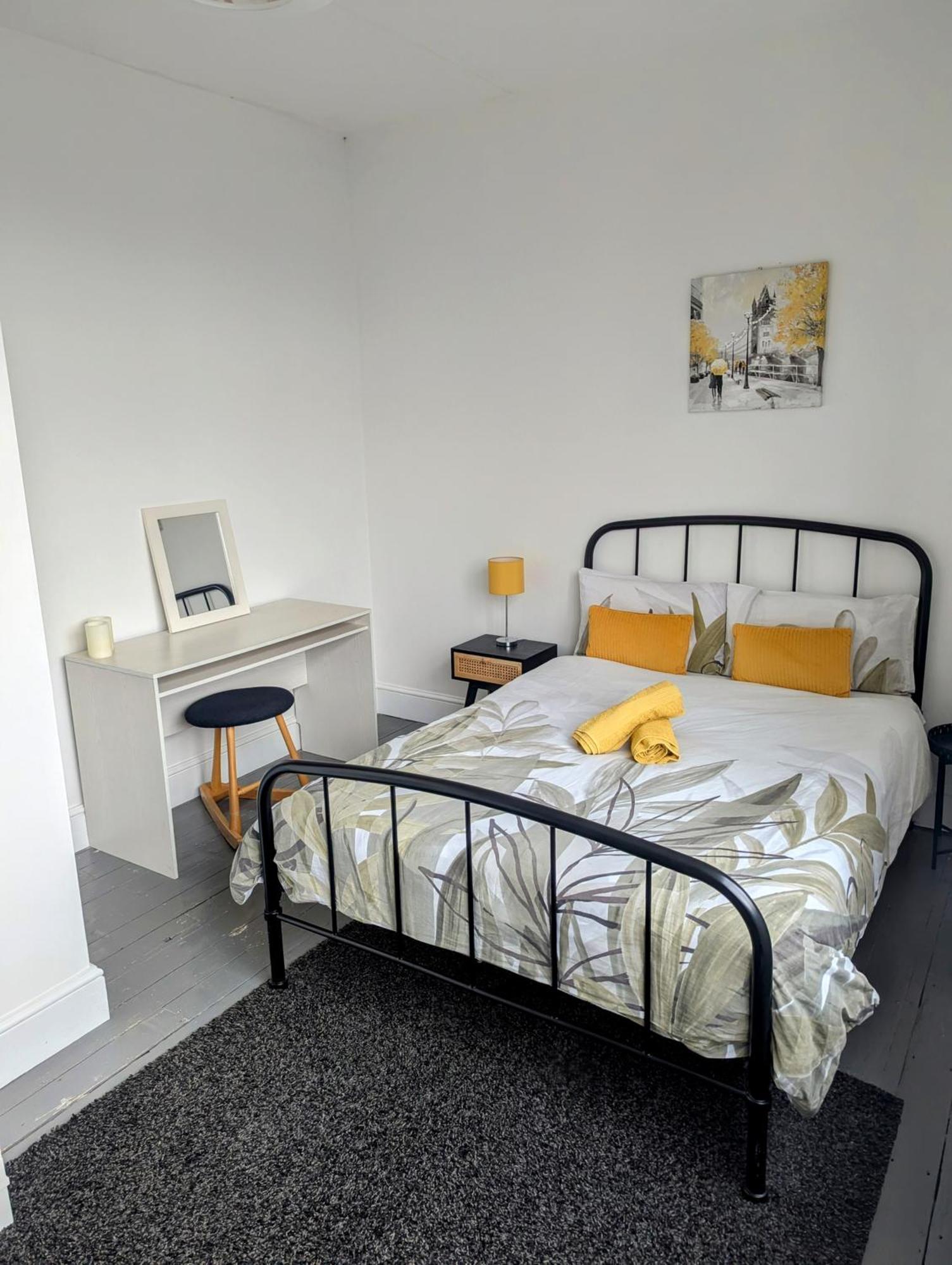 Contractor And Family Friendly Grade II Townhouse- 3 Bedrooms- Free Parking Norwich Exterior photo